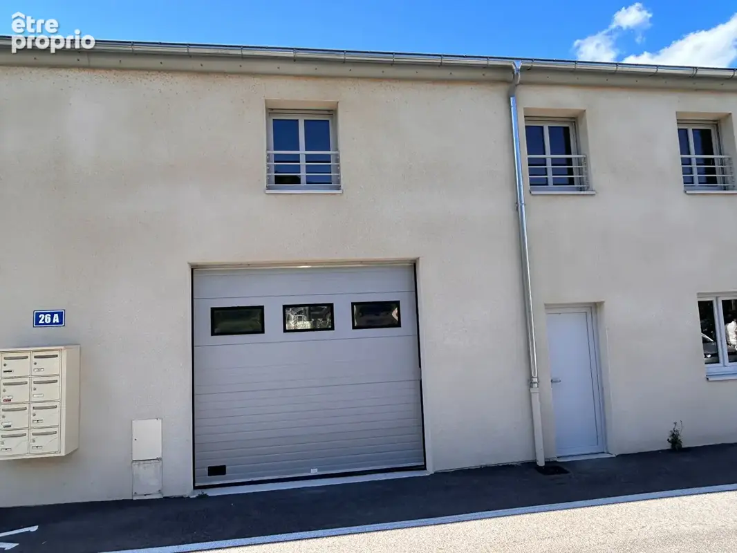 Local professionnel- Beure - 166 m2 - photo 2