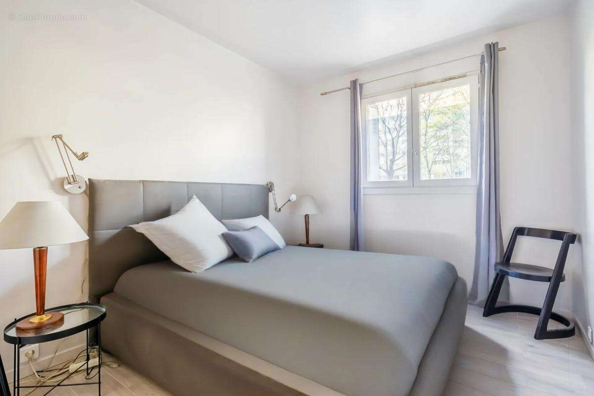 Appartement à PARIS-14E
