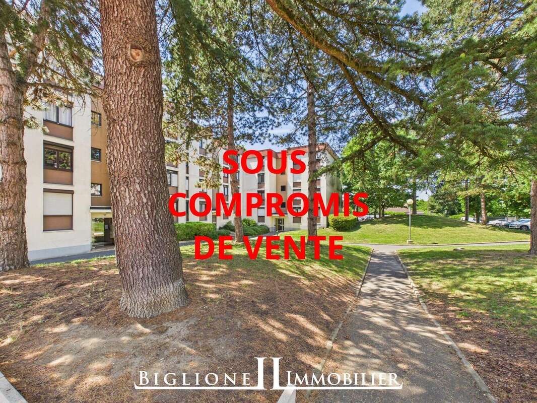 Appartement à VAUJOURS
