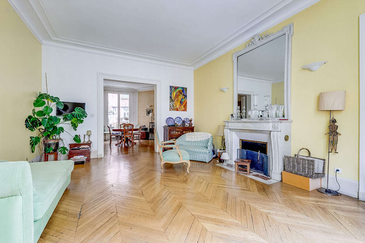 Appartement à PARIS-6E