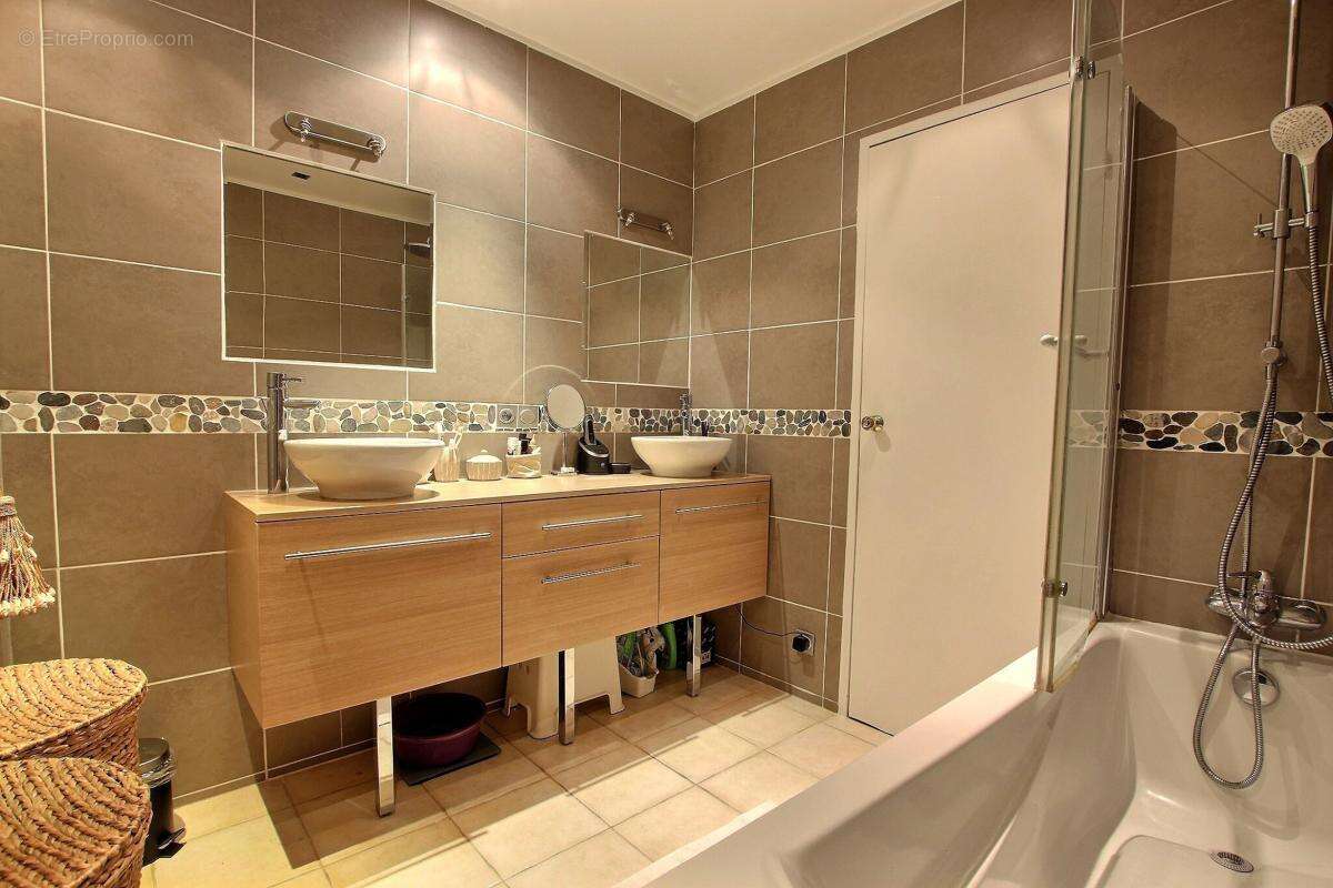 Appartement à COLOMBES