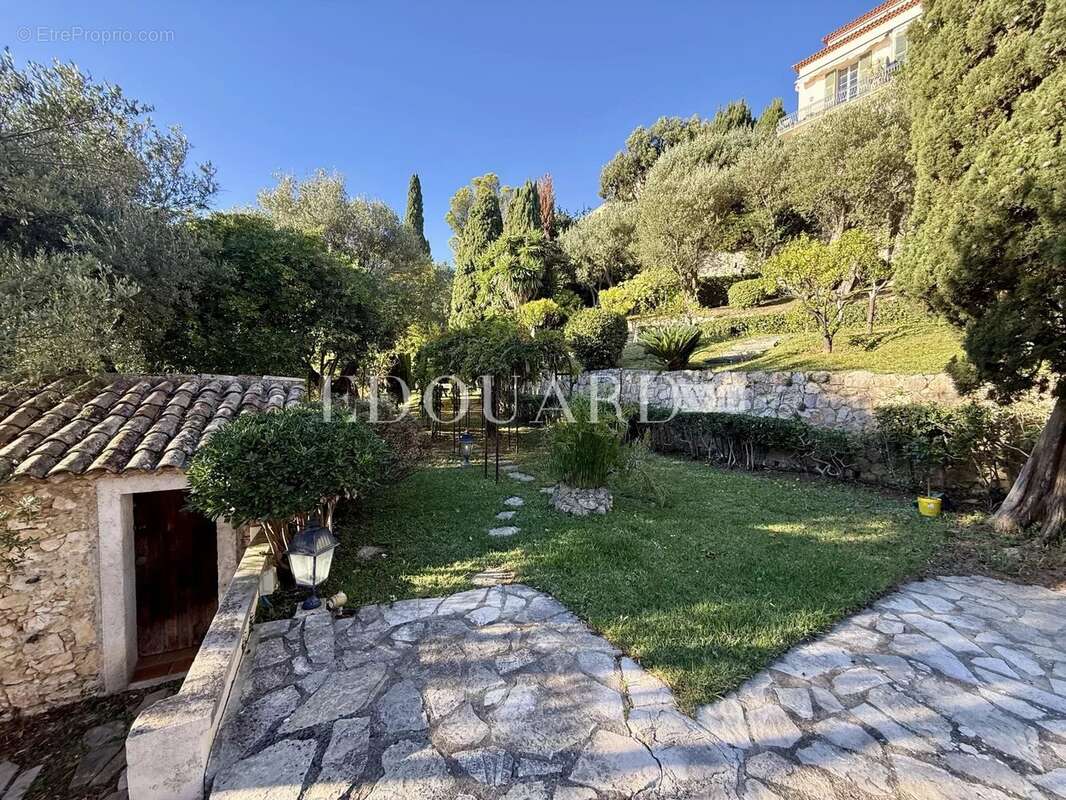Appartement à ROQUEBRUNE-CAP-MARTIN
