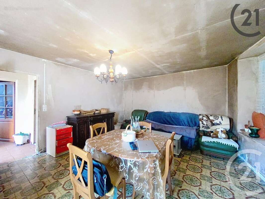 Maison à LA SAULSOTTE