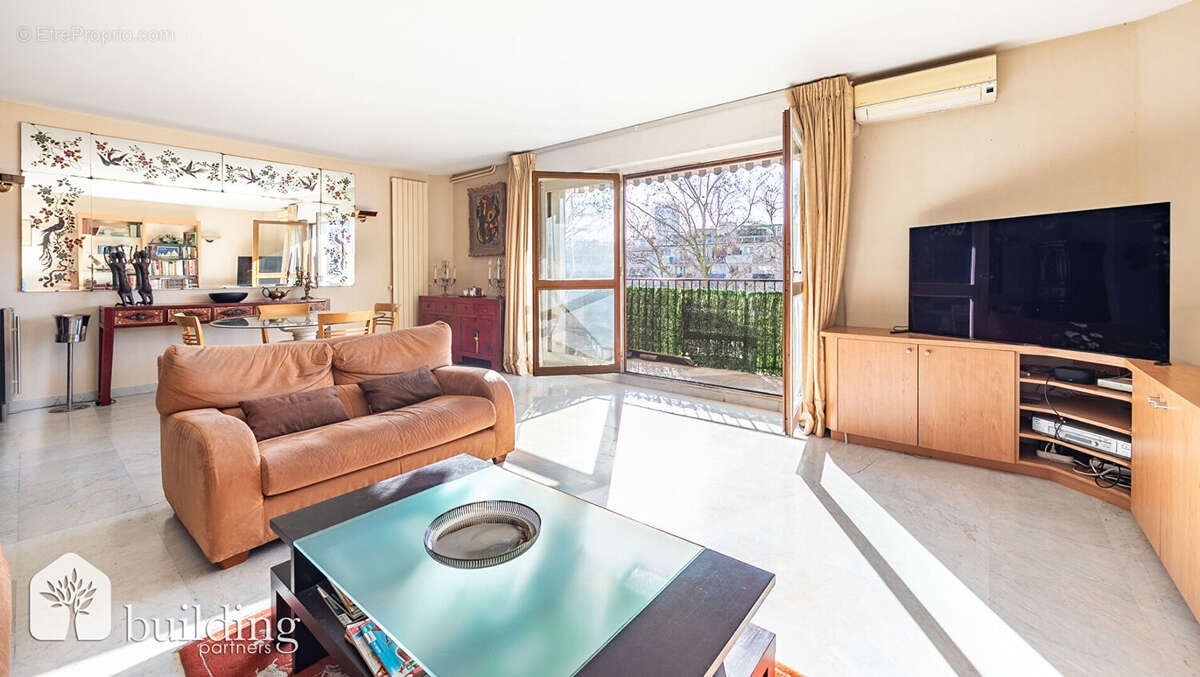 Appartement à NEUILLY-SUR-SEINE