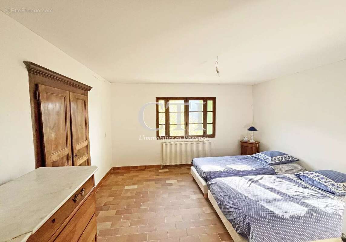 Maison à MONTBRUN-LES-BAINS