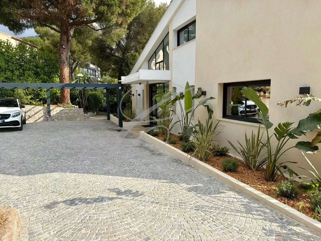 Maison à ROQUEBRUNE-CAP-MARTIN