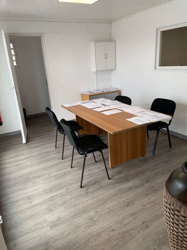 Commerce à SAINT-PIERRE