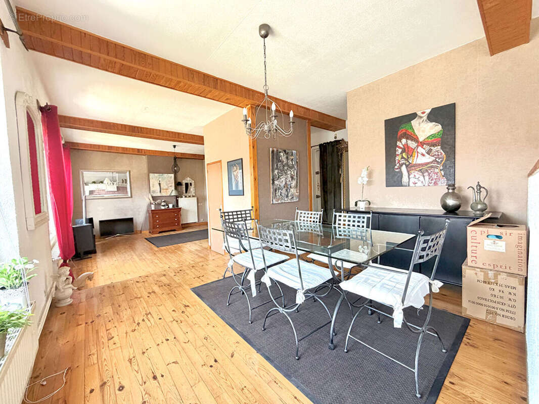 Appartement à SAINT-ETIENNE