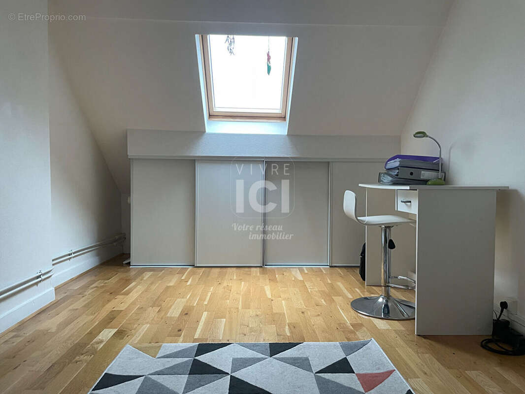 Appartement à AVRILLE