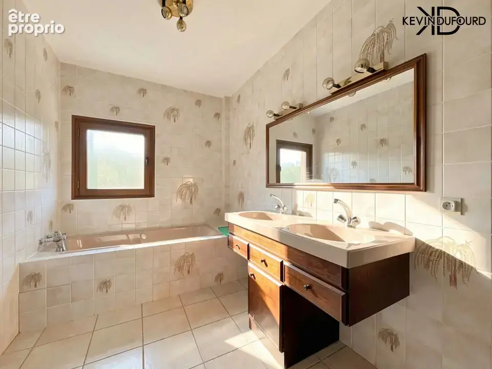 Maison 8 pièces 220 m² à vendre à Vesseaux (07200) - photo 6