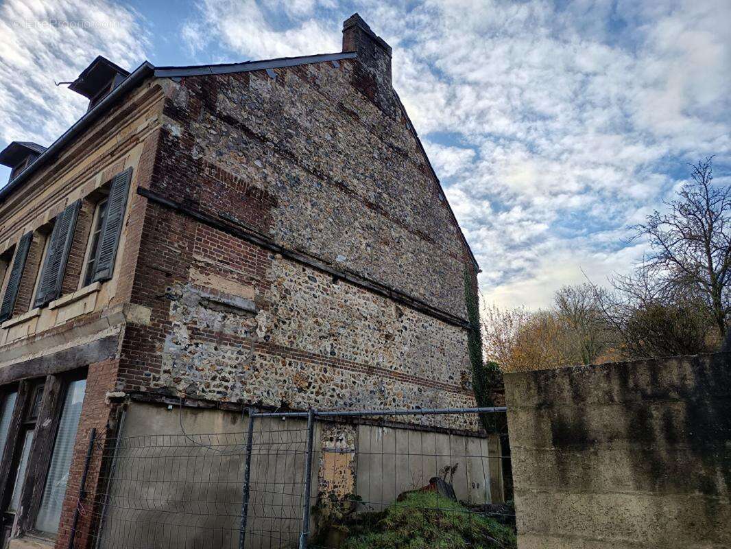 Maison à BEC-DE-MORTAGNE