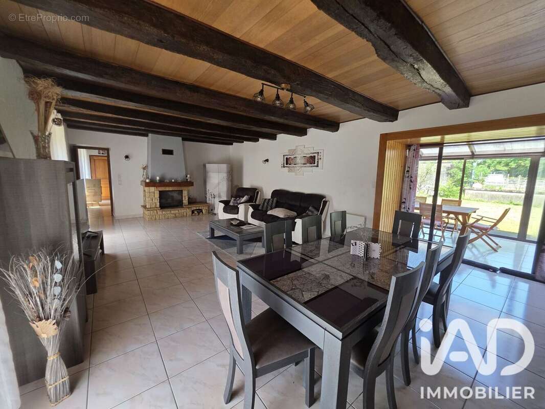 Maison 147 m² à Vauconcourt-Nervezain  - photo 9
