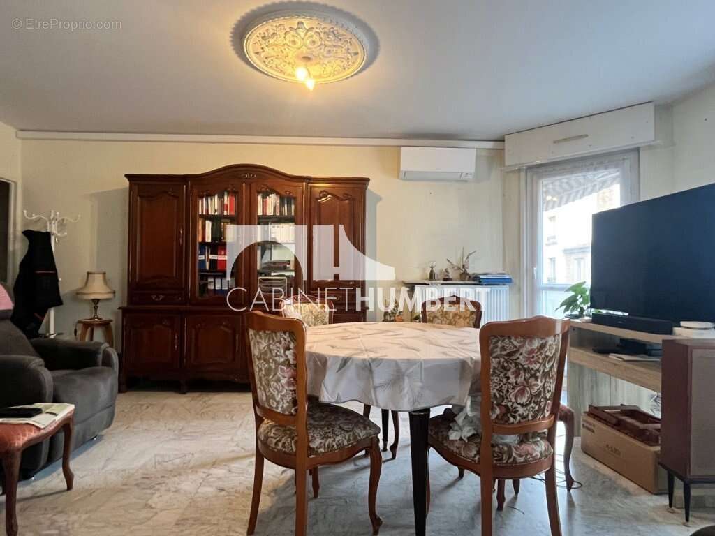 Appartement à SAINT-ETIENNE