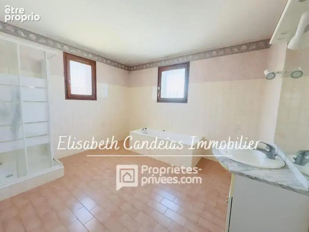 LAVERNOSE-LACASSE - Maison de plain-pied avec piscine, au calme - photo 8