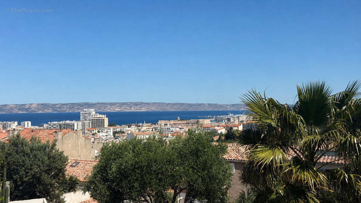 Appartement à MARSEILLE-7E