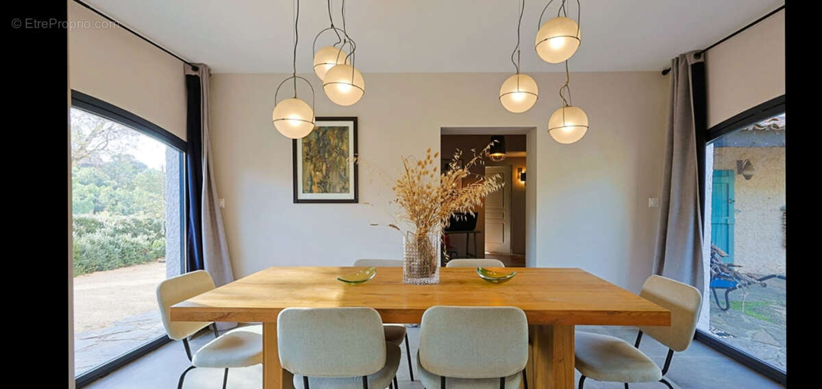 Maison à LA LONDE-LES-MAURES