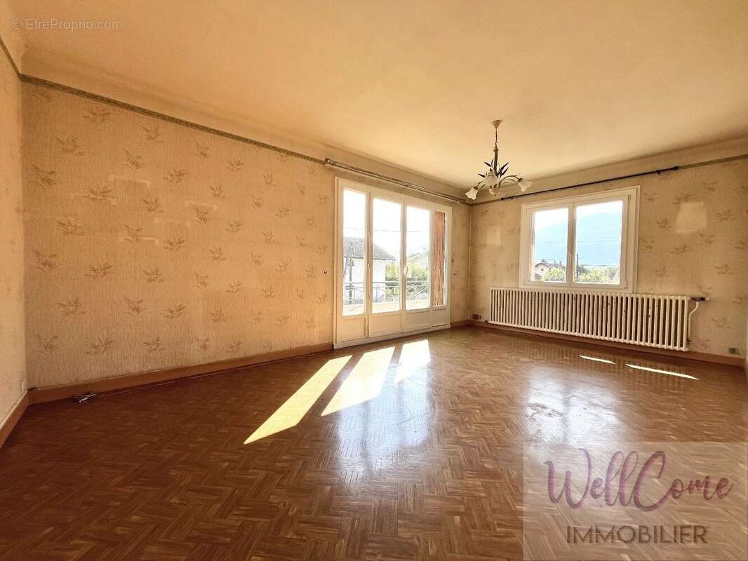 Maison à BRISON-SAINT-INNOCENT