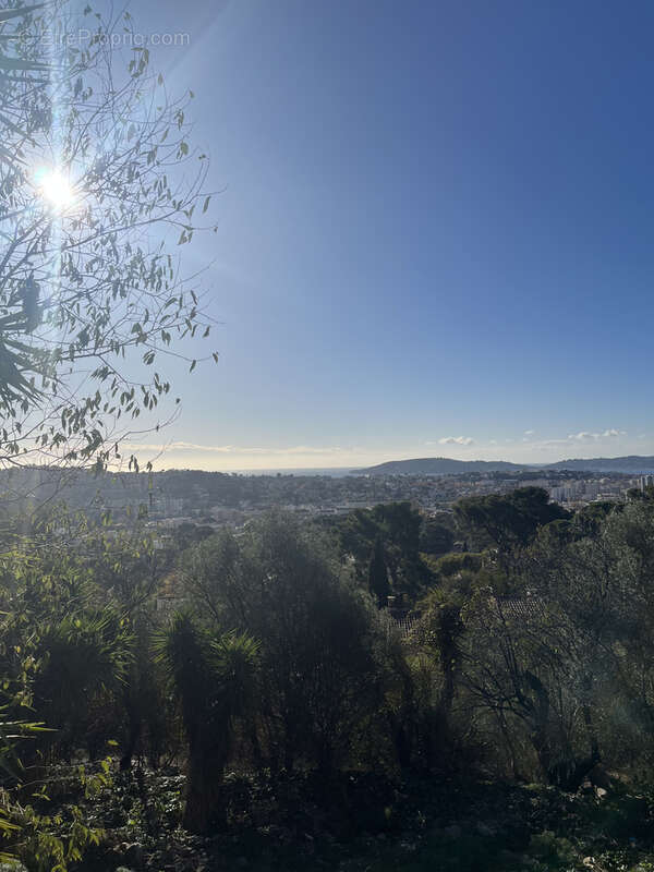 TOULON - Bas Faron - Terrain constructible de 644m2 - photo 2