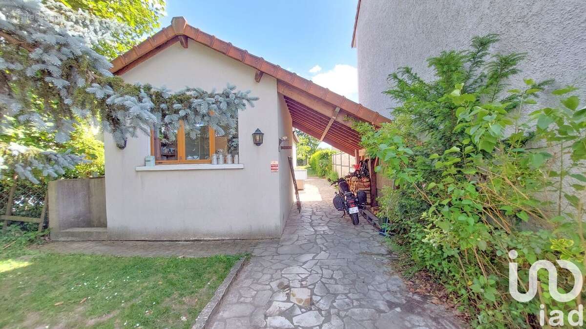 Photo 2 - Maison à LA QUEUE-LES-YVELINES