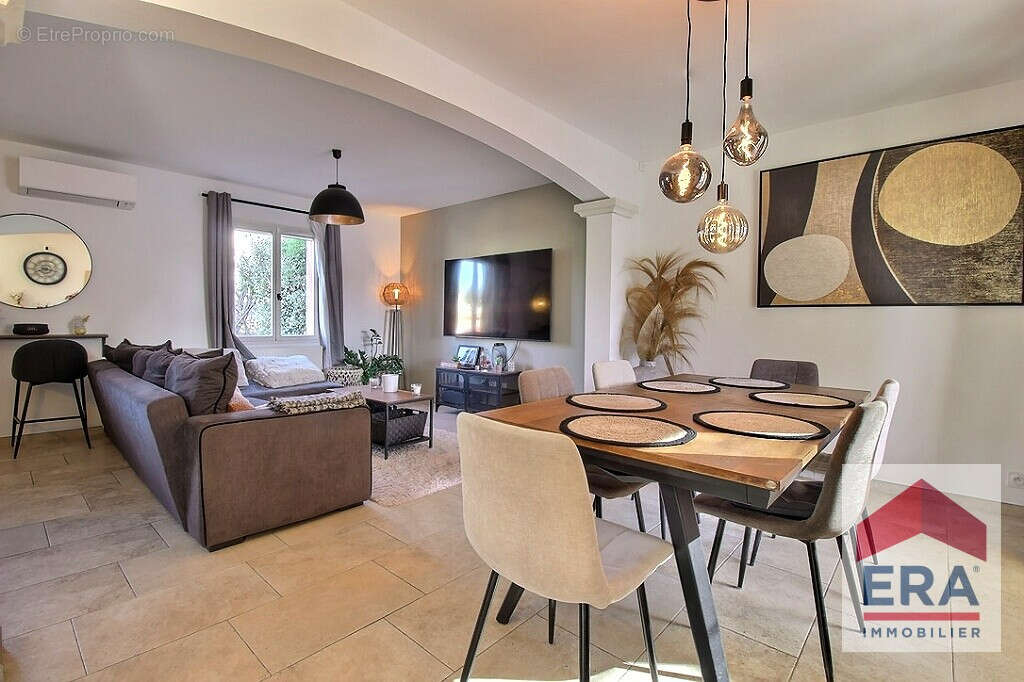 Maison à CHATEAURENARD