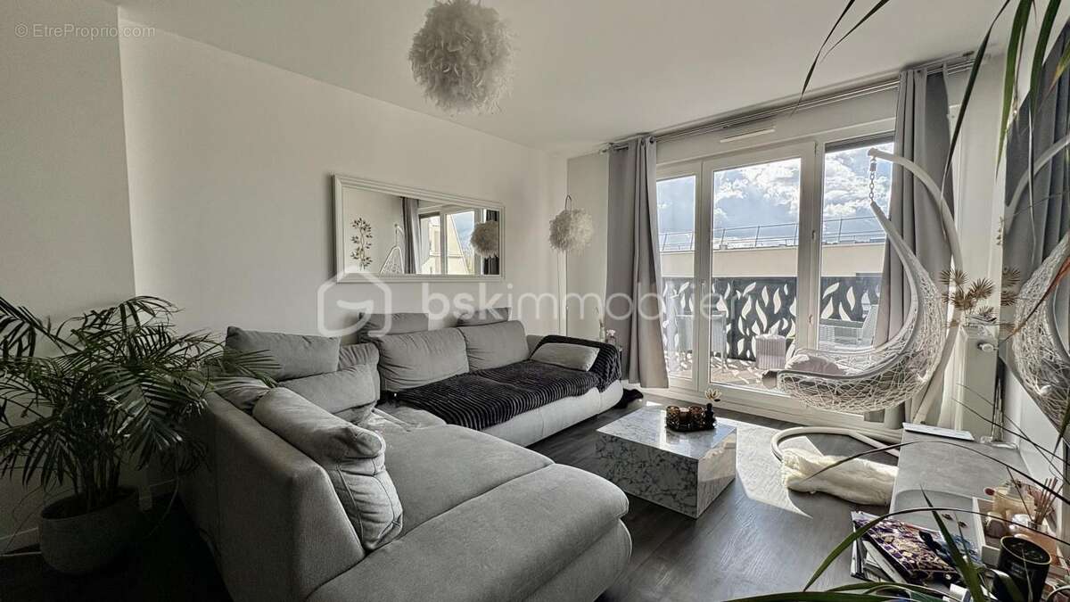 Appartement à LES PAVILLONS-SOUS-BOIS