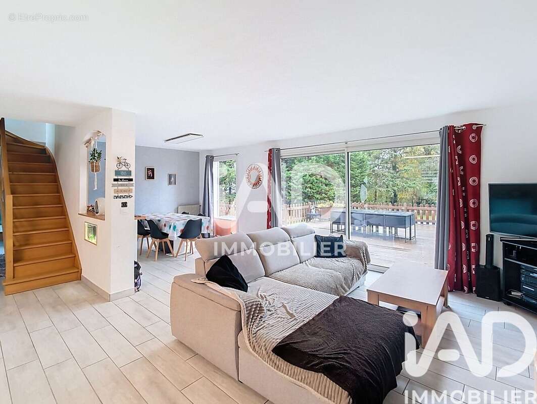 Maison 167 m² à Trans-La-Foret  - photo 5