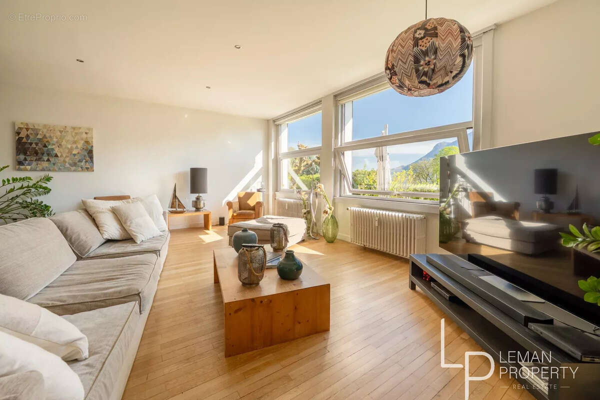 SEVRIER - Exceptionnel appartement face au lac d'Annecy - photo 3