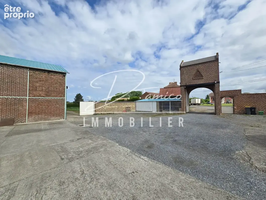 Maison 203 m² à Raillencourt-Sainte-Olle  - photo 3