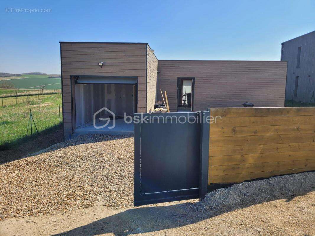 Maison à COURLON-SUR-YONNE