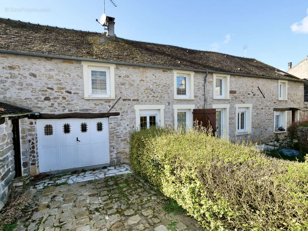 Maison à SIVRY-COURTRY