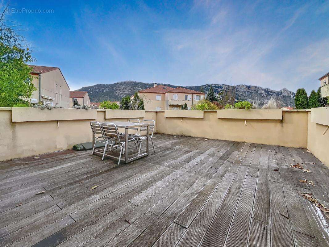 Appartement à GUILHERAND-GRANGES