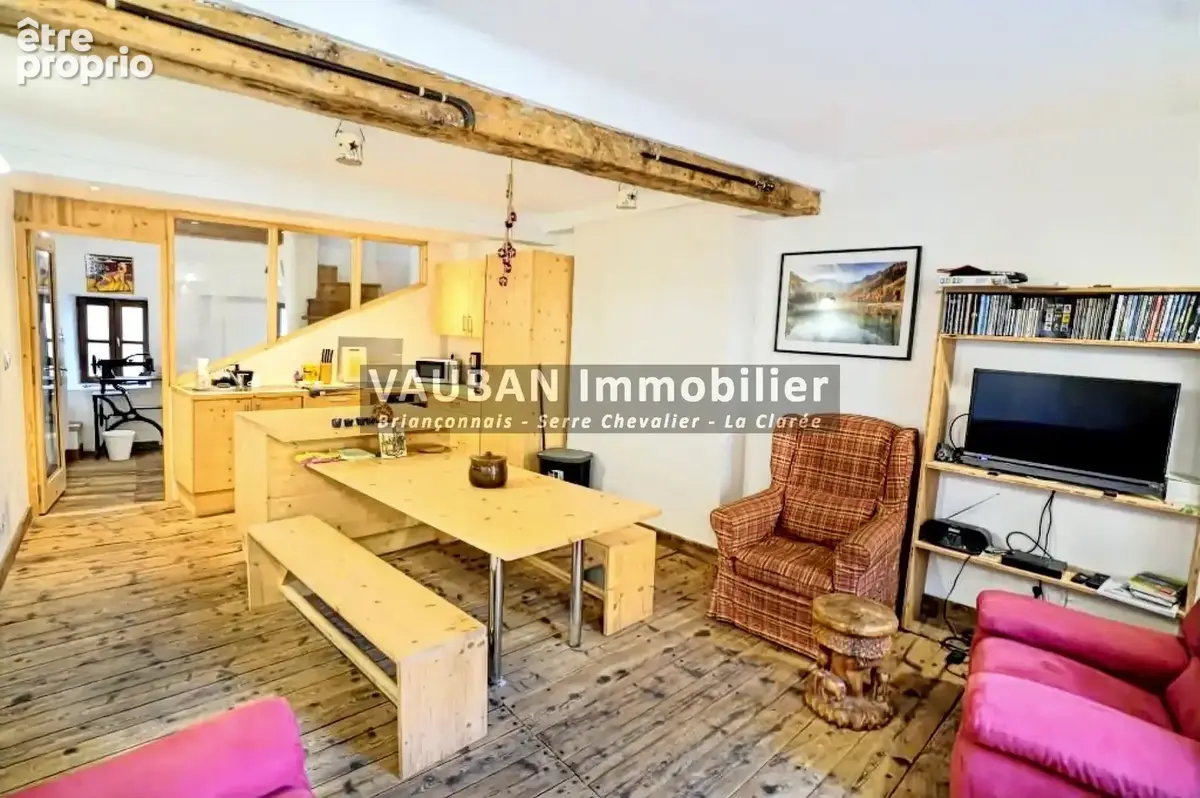 Briançon   Immeuble en pleine propriété avec vue sur les remparts de la cité médiévale - photo 1