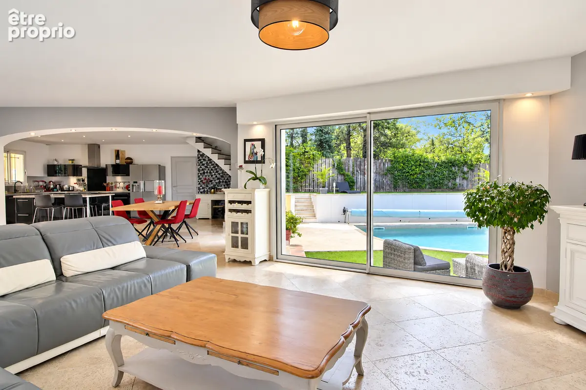 À vendre à Forcalqueiret  - Villa  170 m² + studio indépendant et piscine chauffée - photo 3