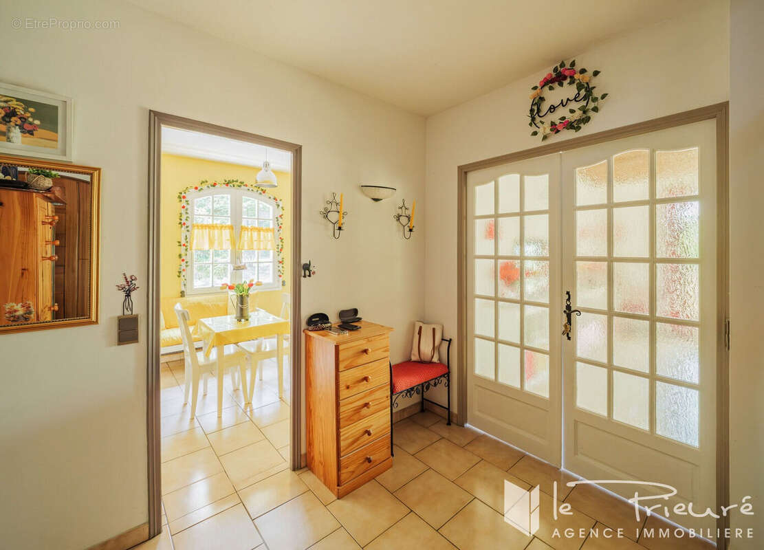À 10 minutes d'Albi, maison familiale de plus de 200 m² avec vue dégagée sur la campagne - photo 15