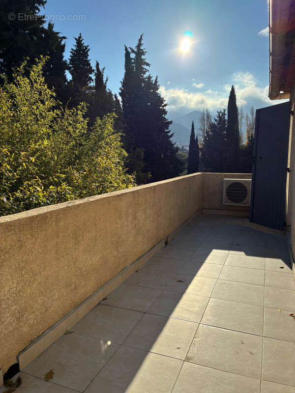 Appartement à MARSEILLE-11E