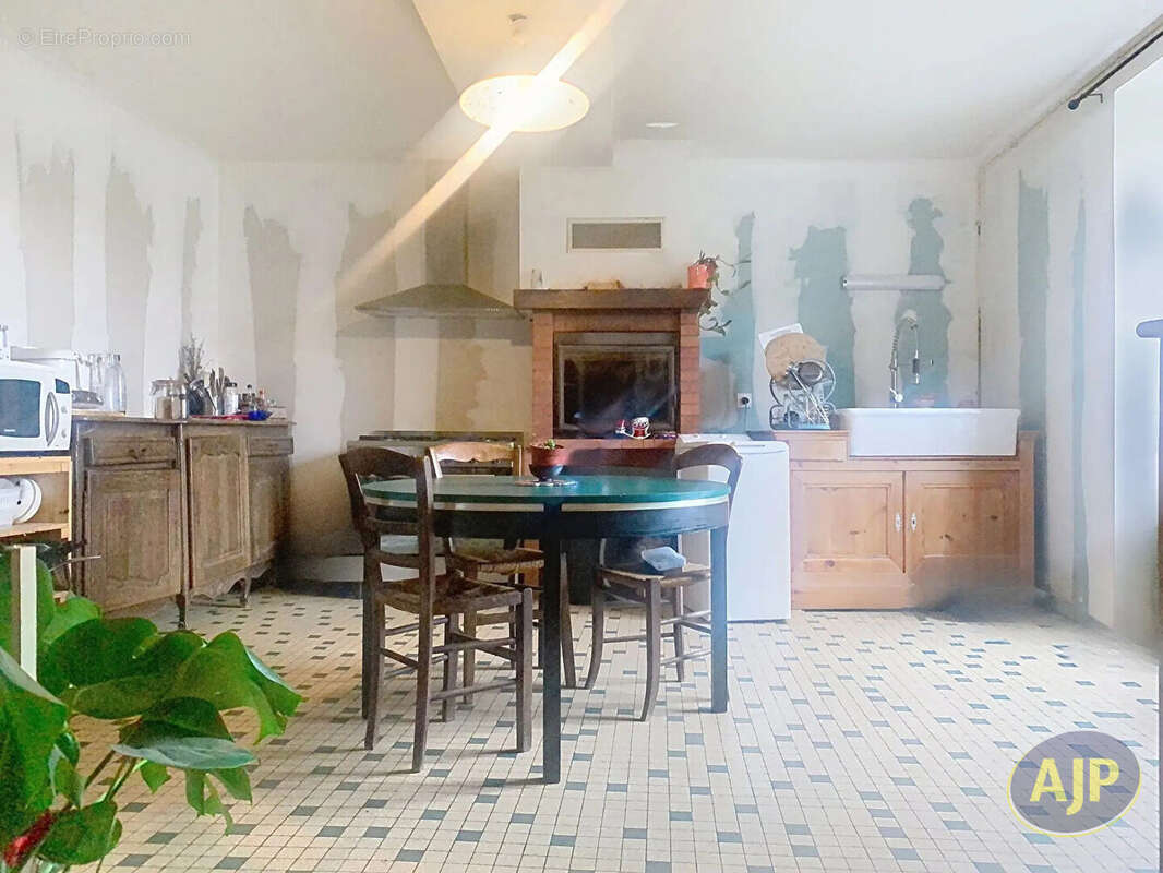 Maison à GRUGE-L&#039;HOPITAL