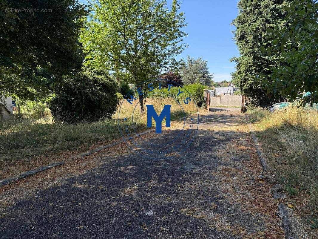 Maison à MALVALETTE