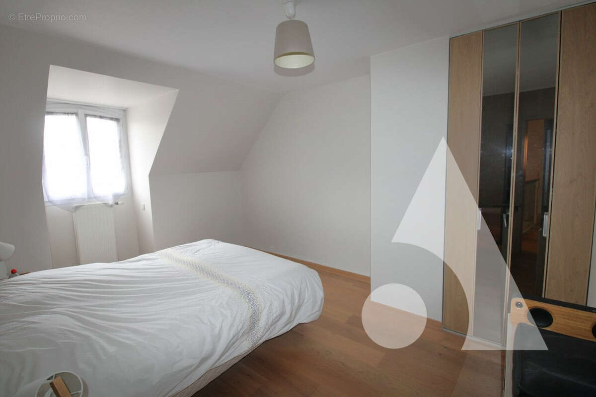 Maison à LACROIX-SAINT-OUEN