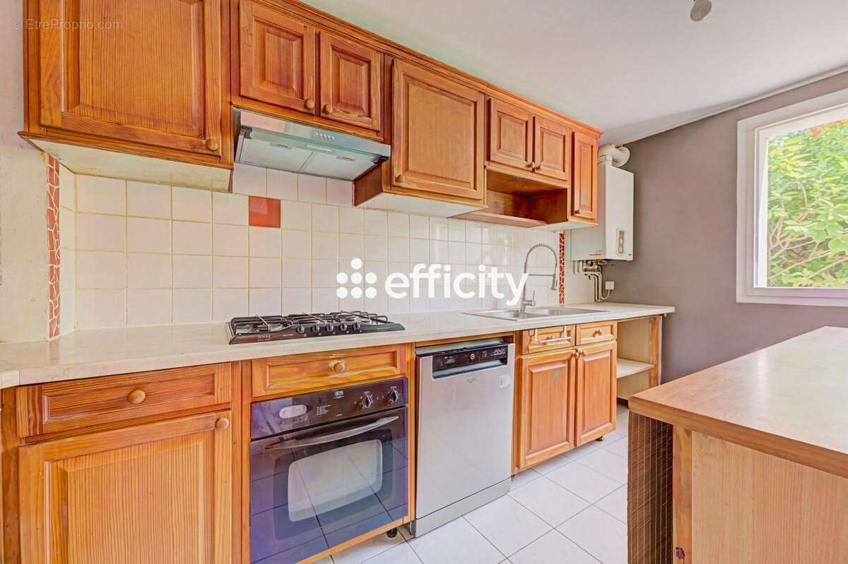 Maison 84 m² à Combs-La-Ville  - photo 4