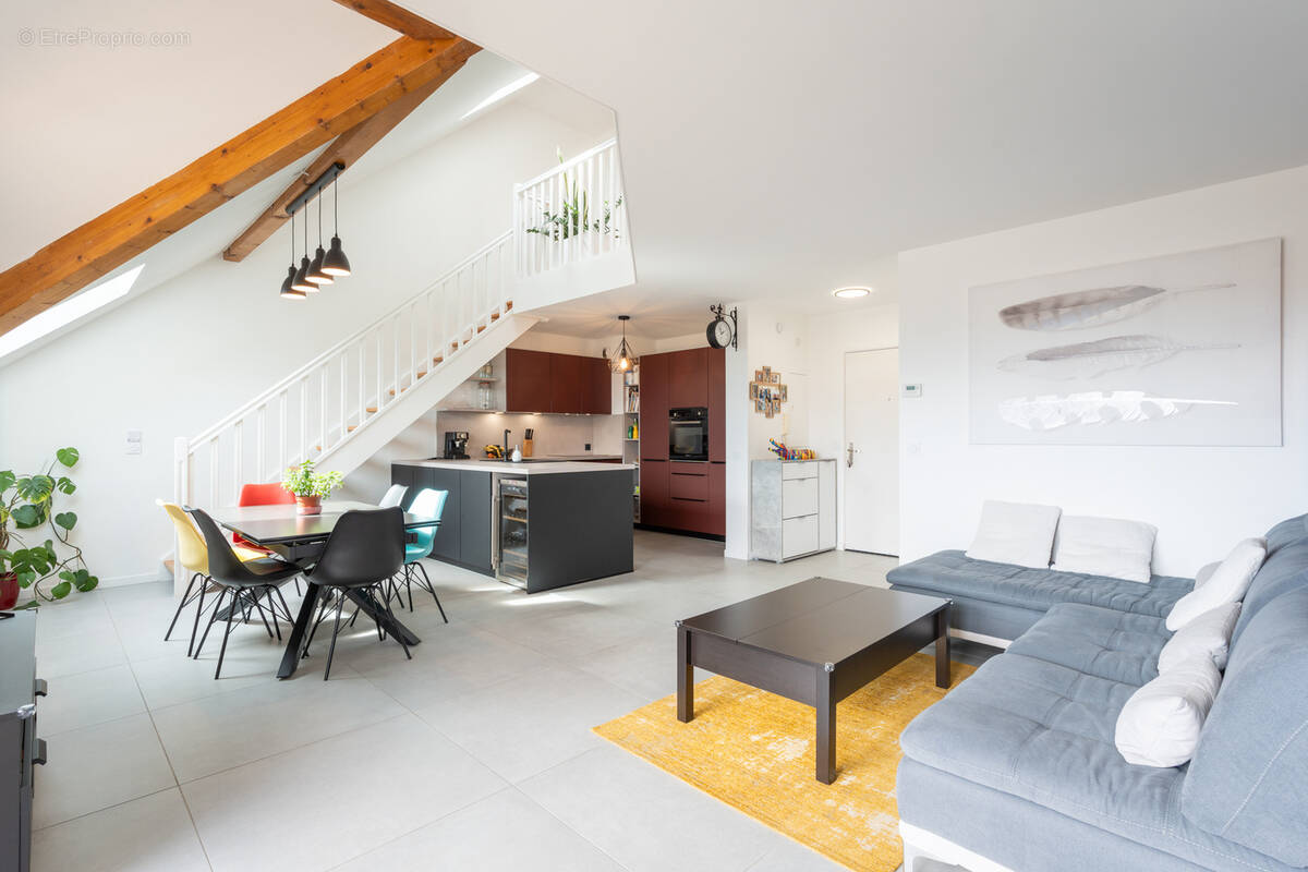 Appartement à POISY