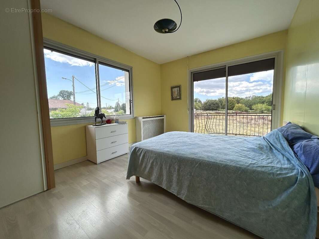 Propriete familiale - 9 chambres - 310 m² + dependances 200m² - photo 16