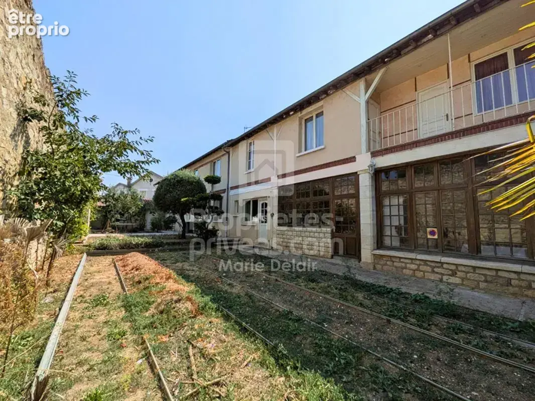 Maison La Charite Sur Loire 14 pièce(s) 445.88 m2 - photo 2