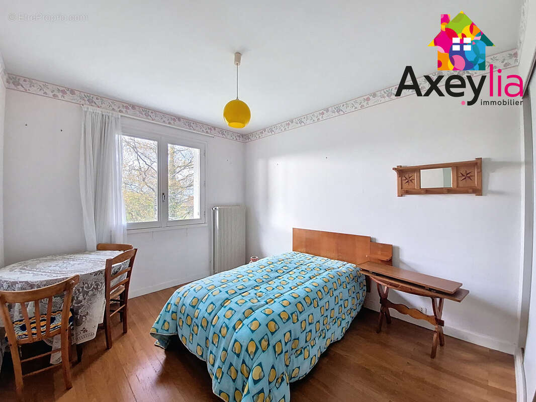 Maison à SAINT-CHRISTOPHE-EN-BRIONNAIS