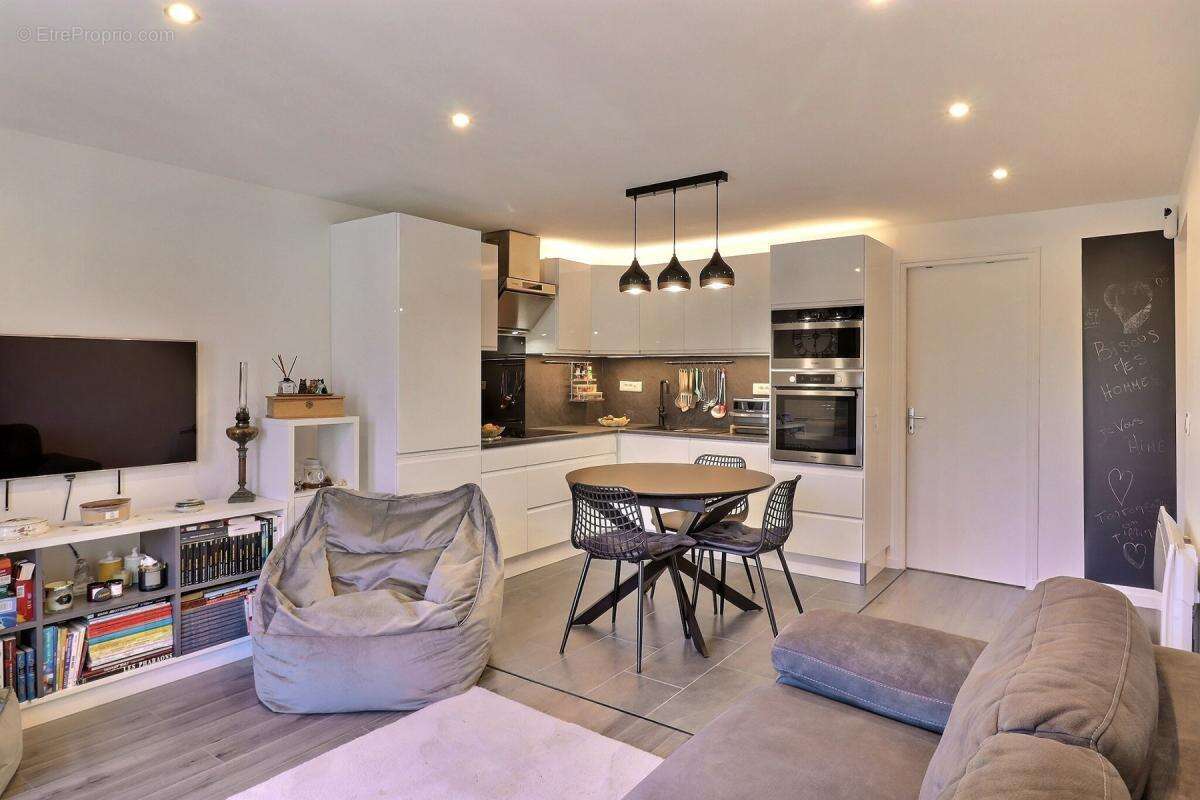 Appartement à SAINT-NOM-LA-BRETECHE