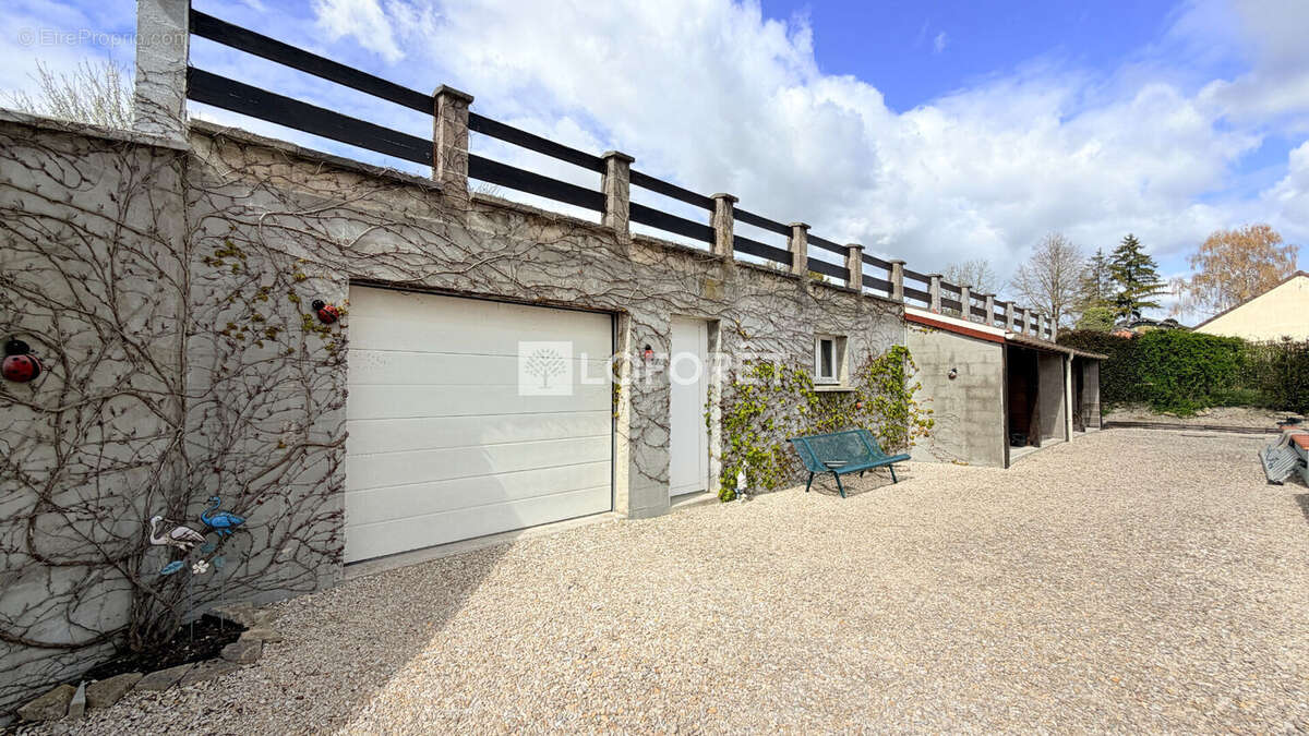 Maison à DOMMARTIN-VARIMONT