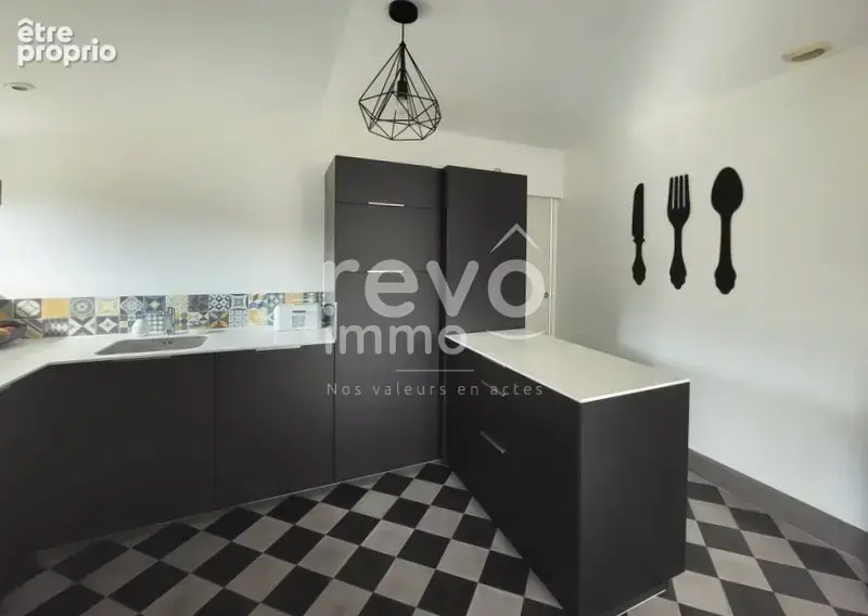 Maison de plain-pied 3 chambres avec T2 indépendant - Jardin - photo 9