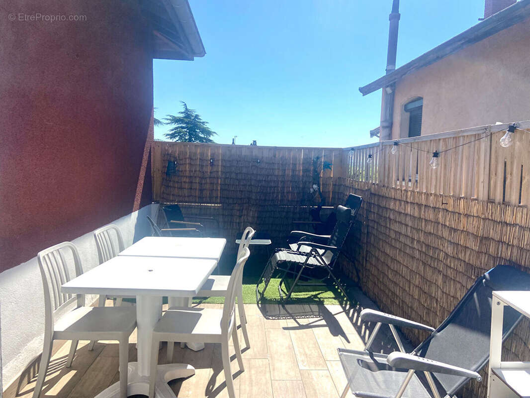 Appartement à RILLIEUX-LA-PAPE