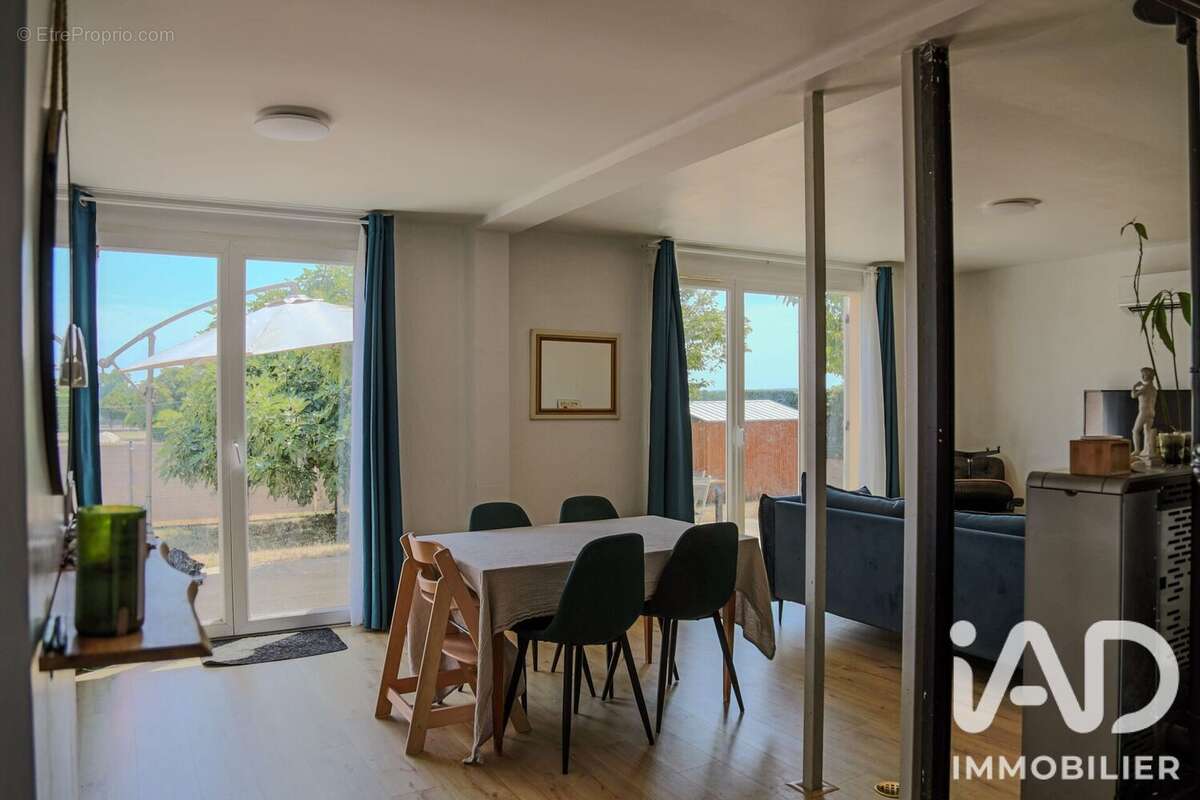 Maison 114 m² à Lussant  - photo 4