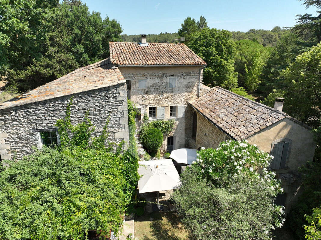 Maison à GORDES