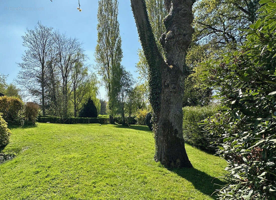 Exclusivité GIBOIRE , NOUVEAU terrain au centre de Saint Gregoire de 674 m2 - photo 3